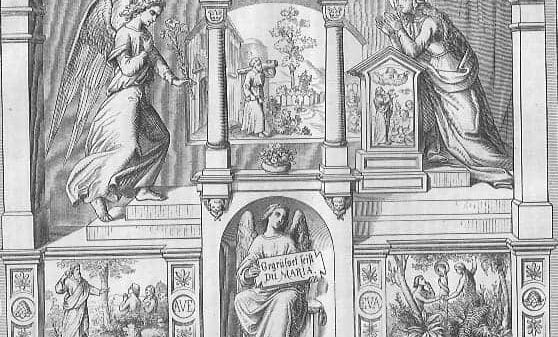 Ein Bild mit einigen Bildern: der obere Teil des Bildes zeigt die Verkündigung: Maria rechts am Betpult kniend, der Engel Gabriel links mit einer Lilie in der Hand; im unteren Bereich ist in der Mitte ein Engel, den Anfang des Gebetes Ave Maria auf einem Schild zeigt; rechts davon davon ist ein Bild mit Adam und Eva im Paradies zu sehen; links ist ein Bild des Sündenfalls