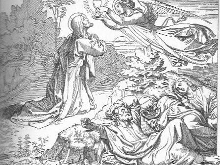 Jesus kniet im Ölgarten, ein Engel reicht ihm den Kelch, im Vordergrund liegen die drei Jünger und schlafen