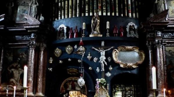 Ein Blick ins Innere der Gnadenkapelle im Gnadenort Altötting