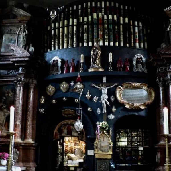 Ein Blick ins Innere der Gnadenkapelle im Gnadenort Altötting
