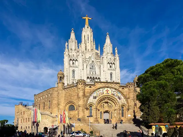 Herz Jesu Verehrung in Spanien: Herz-Jesu-Kirche auf dem Berg Tibidabo